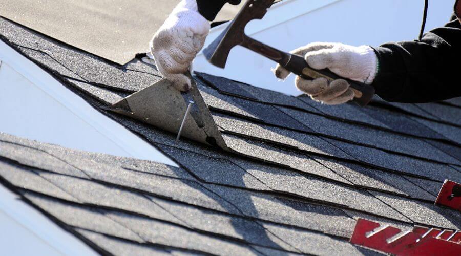 Professional gutter cleaning in McKinnon, WY